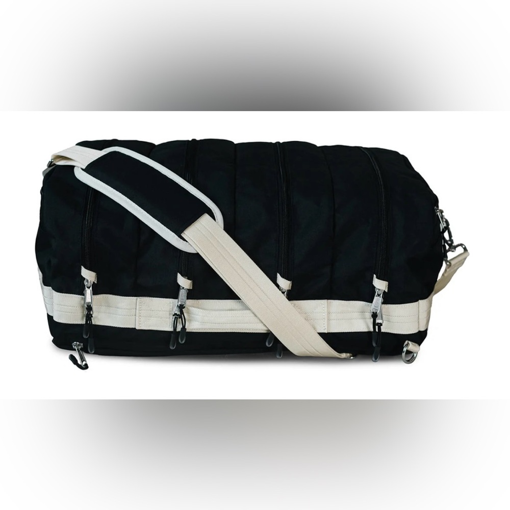 Tobiq Tiny Washable Duffel - 30L with Classic Zipper Pulls